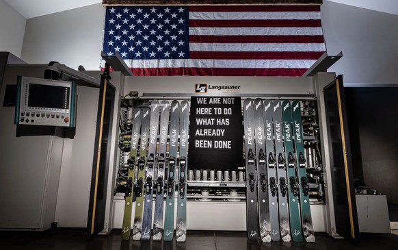 Les skis de la marque Peak Ski.
