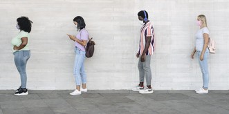 Mais pourquoi les jeunes seraient forcément les derniers vaccinés?