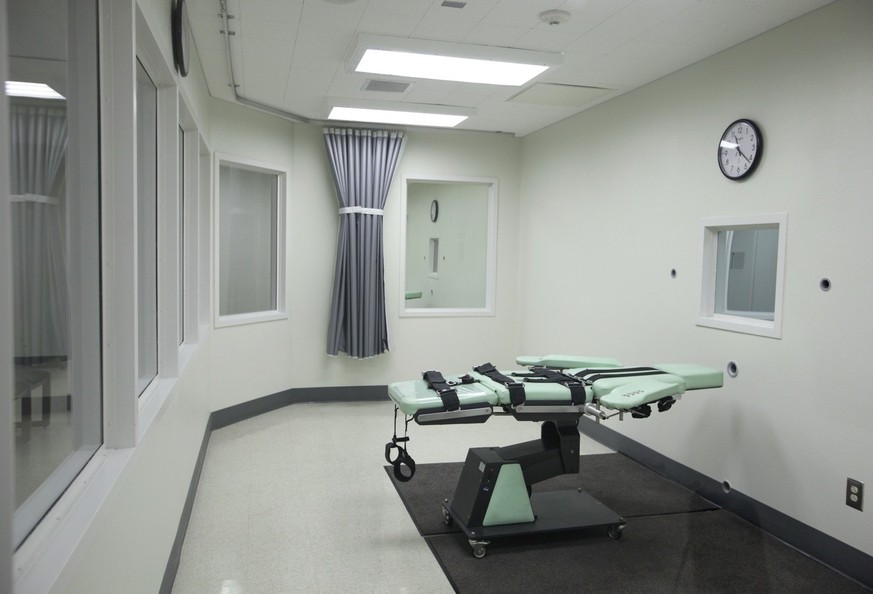 In this photo taken Tuesday Sept. 21, 2010, the death chamber of the new lethal injection facility at San Quentin State Prison in San Quentin, Calif. Death row inmate Albert Greenwood Brown is schedul ...
