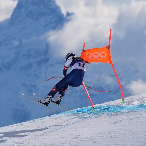 Lindsey Vonn a annoncé lundi soir sur ses réseaux sociaux s'être fracturée le tibia lors de la descente olympique de Cortina.