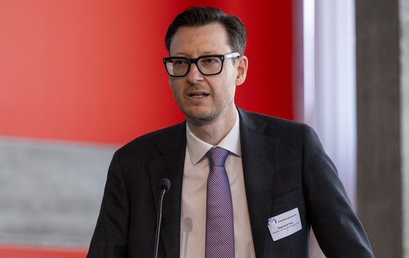 Yves Bugmann, Chef der Rechtsabteilung und designierter Praesident Verband der Schweizerischen Uhrenindustrie FH, spricht an der Generalversammlung 2023 des Verbandes am Donnerstag 29. Juni 2023 in Bi ...