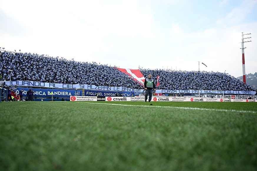 COMO, ITALY - FEBRUARY 01: fans of Como 1907 during the Serie A match between Como 1907 and Atalanta BC at Giuseppe Sinigaglia Stadium on February 01, 2026 in Como, Italy. (Photo by Image Photo Agency ...