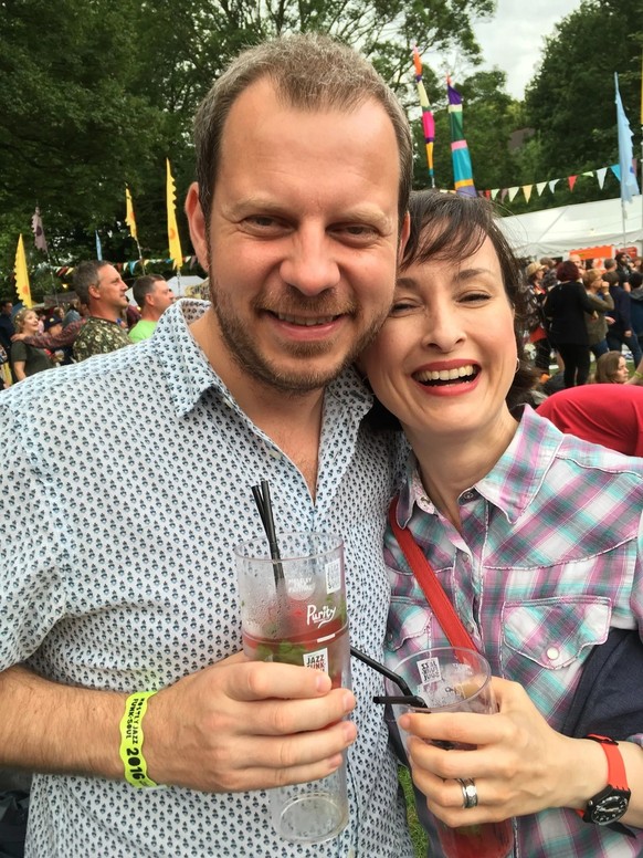 Matt et Celia à un festival de musique, quand tout allait encore pour le mieux.