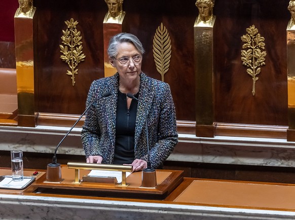 La Premi�re ministre Elisabeth Borne a d� hausser le ton pour passer au-dessus des hu�es et des lazzis des d�put�s de l&#039;opposition chauff�s � blanc.