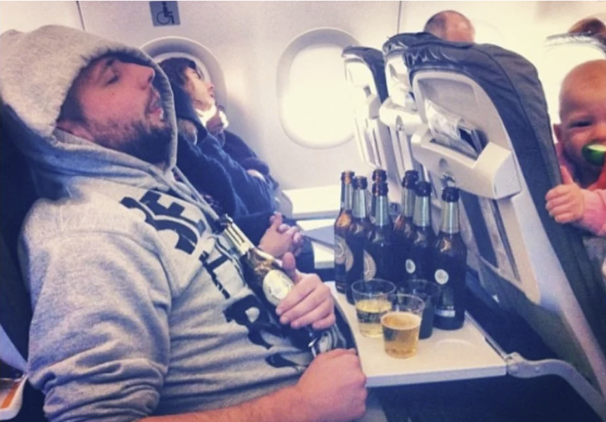 Schlafen im Flugzeug