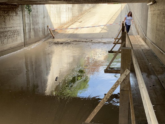 Passage sous les voie du train à nouveau praticable pour les piétons. Cressier, 28 juin 2021.