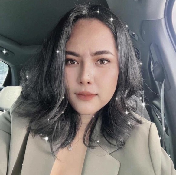 Wilawan Emsawat est l'ex-épouse d'un politicien local, selon le Bangkok Post.