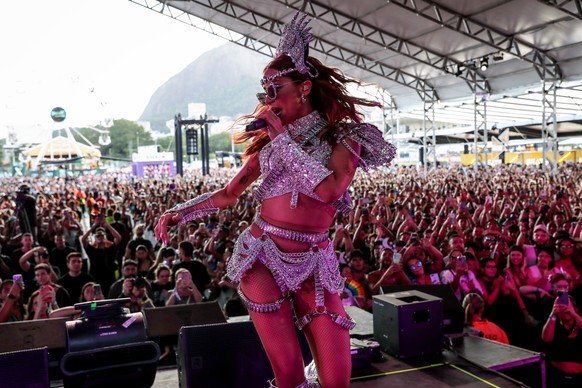 epa11095136 Brazilian singer Anitta performs during the &#039;Ensaios de Anitta&#039; show, an event that is part of a pre-carnival tour that makes its way through several Brazilian cities, paying tri ...