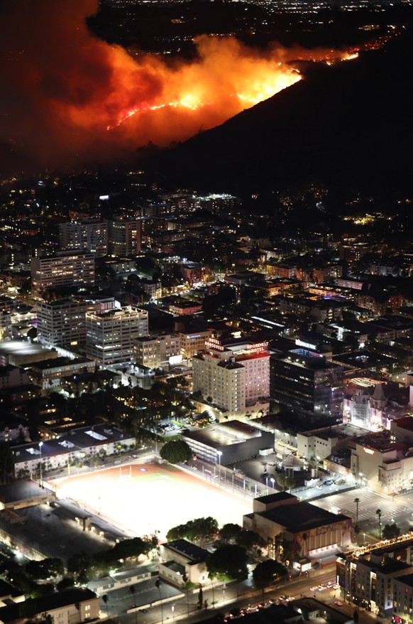 Feu dans les collines d&#039;Hollywood