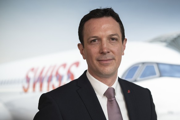 Jens Fehlinger, CEO von Swiss, posiert nach der Jahresmedienkonferenz der Fluggesellschaft Swiss International Air Lines, aufgenommen am Donnerstag, 6. Maerz 2025 in Kloten Zuerich. (KEYSTONE/Ennio Le ...