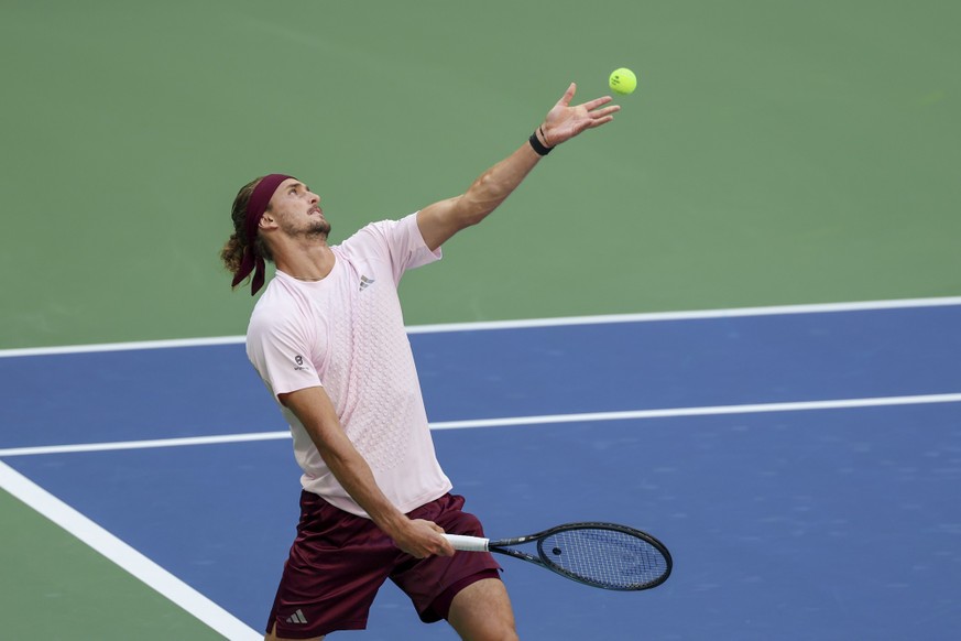 epa13237634 Alexander Zverev of Germany in action against Ben Shelton of the US during the Men's Singles Final of the US Open Tennis Championships in Flushing Meadows, New York, USA, 13 September ...