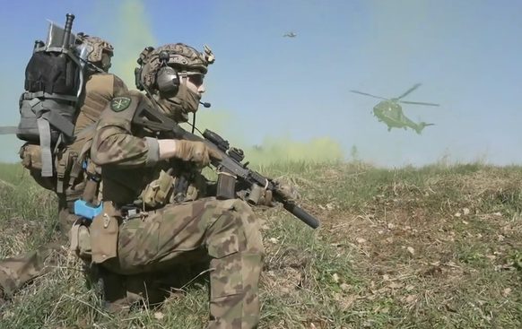 Le DRA 10 en exercice, documentaire SRF.