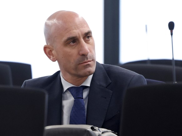 Luis Rubiales crie au complot de l&#039;extr麥e gauche