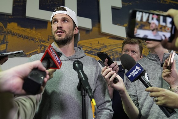 Nashville Predators defenseman Roman Josi speaks to reporters at the NHL team&#039;s training facility Tuesday, May 7, 2024, in Nashville, Tenn. (AP Photo/George Walker IV)