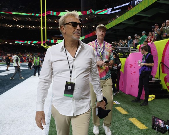 NEW ORLEANS, LOUISIANA - FEBRUARY 09: Kevin Costner attends the Super Bowl LIX Pregame at Caesars Superdome on February 09, 2025 in New Orleans, Louisiana. (Photo by Kevin Mazur/Getty Images for Roc N ...