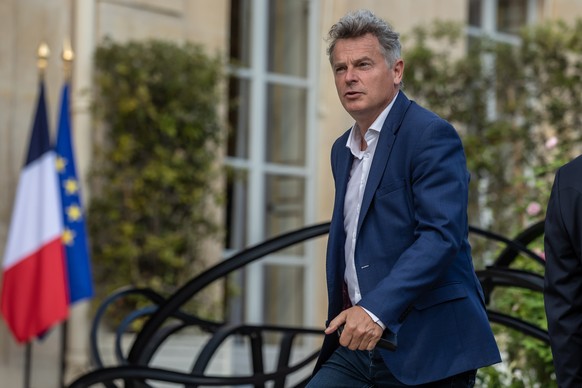 epa10026444 French Communist party (PC) first secretary and Member of Parliament Fabien Roussel arrives for a meeting with French President Macron at Elysee Palace in Paris, France, 21 June 2022. EPA/ ...