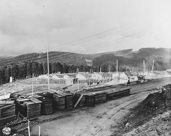 Vue du camp de concentration nazi de Natzweiler-Struthof en novembre 1944.