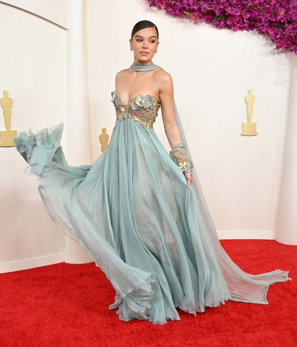 Hailee Steinfeld at the 96th Annual Oscars held at at the Ovation Hollywood on March 10, 2024 in Los Angeles, California. (Photo by Gilbert Flores/Variety via Getty Images)