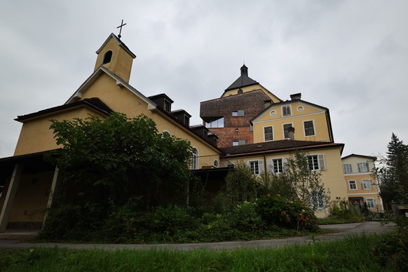 epa12398295 Chapel is seen at the Goldenstein castle in Elsbethen, Austria, 22 September 2025. Three nuns returned to their former convent at Goldenstein Castle near Salzburg after being moved to a nu ...