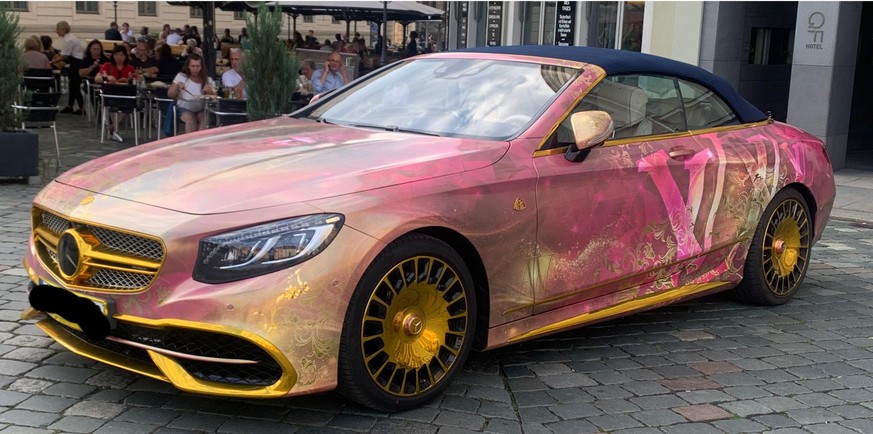 Auto-Mods der Hölle
https://www.reddit.com/r/Shitty_Car_Mods/comments/1mbjois/found_parked_in_a_pedestrian_zone/#lightbox