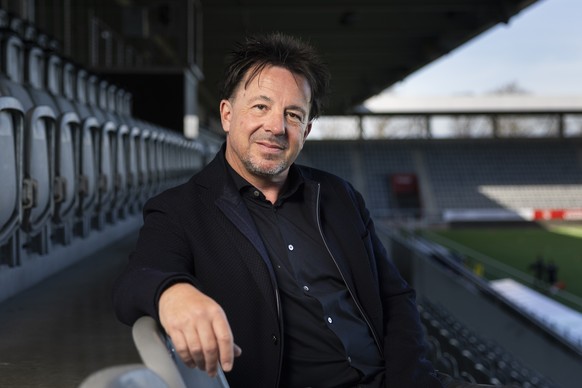 Beat Fahrni, Delegierter des Verwaltungsrates des FC Thun, posiert am Rande eines Interviews, am Dienstag, 17. Maerz 2026 in der Stockhorn Arena in Thun. Beat Fahrni gibt die operative Leitung des FC  ...