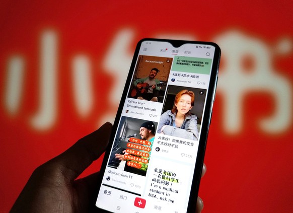 RedNote Popular in America SUQIAN, CHINA - JANUARY 15, 2025 - An illustration photo shows American TikTok users pouring into RedNote also knowns as XiaoHongshu in Suqian, Jiangsu province, China, Jan. ...