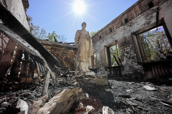 Un musée ukrainien détruit par une frappe russe, près de Kharkiv.