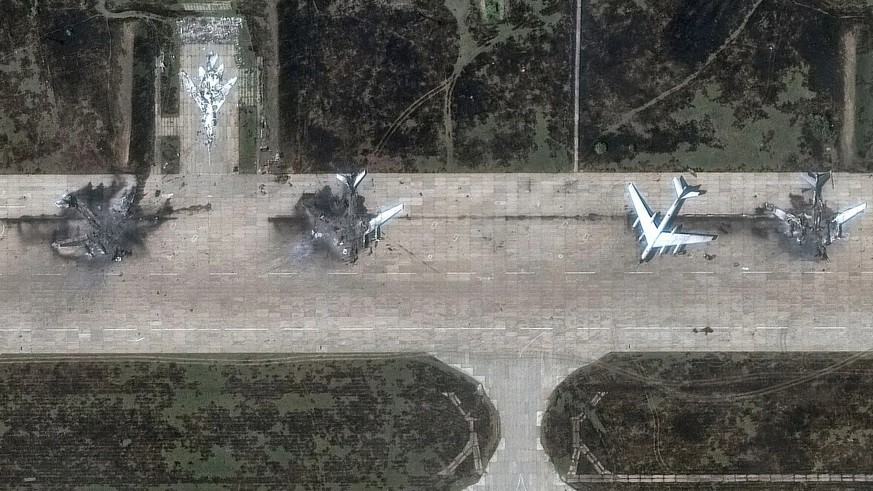 Image de destruction sur l&#039;aérodrome militaire russe de Belaïa : c&#039;est là que les services secrets ukrainiens SBU ont frappé avec leurs drones Lyutyj lors de l&#039;«opération toile d&#039;a ...