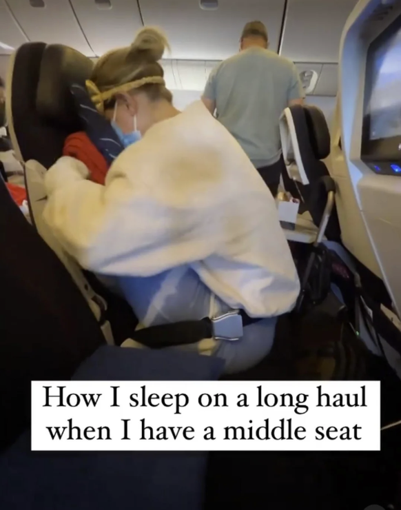 Lustige Schlafpositionen im Flugzeug