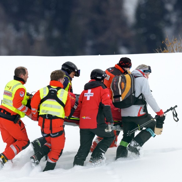 Michelle Gisin a dû être héliportée après sa chute.