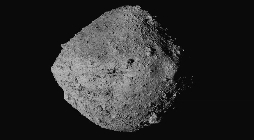 L''astéroïde géocroiseur est riche en carbone et présente une surface sombre.