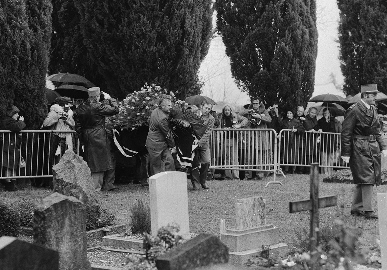 La tombe de Charlie Chaplin à Corsier-sur-Vevey en décembre 1977.
https://permalink.nationalmuseum.ch/100643230