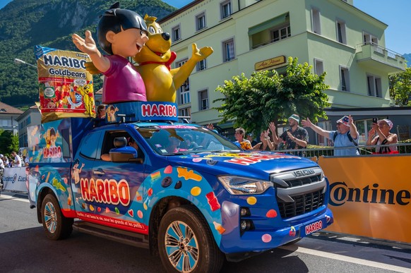 La caravane Haribo lors du passage du Tour de France à Aigle.