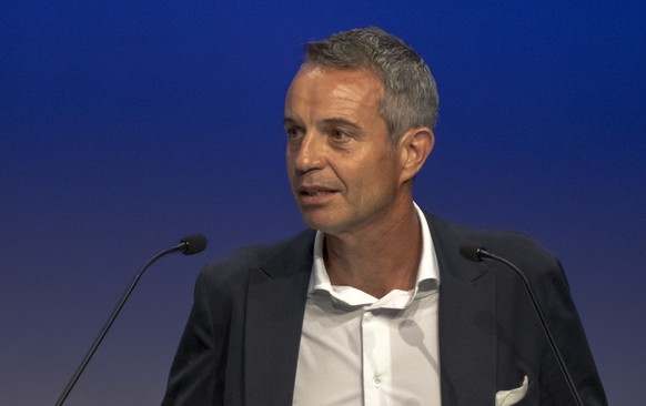 Ehrenpraesident Bernhard Heusler spricht an der 128. ordentlichen Mitgliederversammlung des Vereins FC Basel 1893 in Basel, am Montag, 23. Mai 2022. (KEYSTONE/Georgios Kefalas)