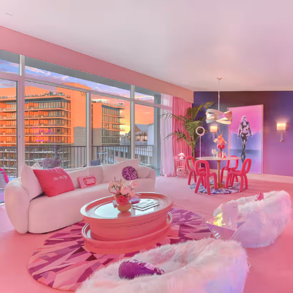 L&#039;une des chambres du Beverly Hilton imaginée par Paris Hilton.