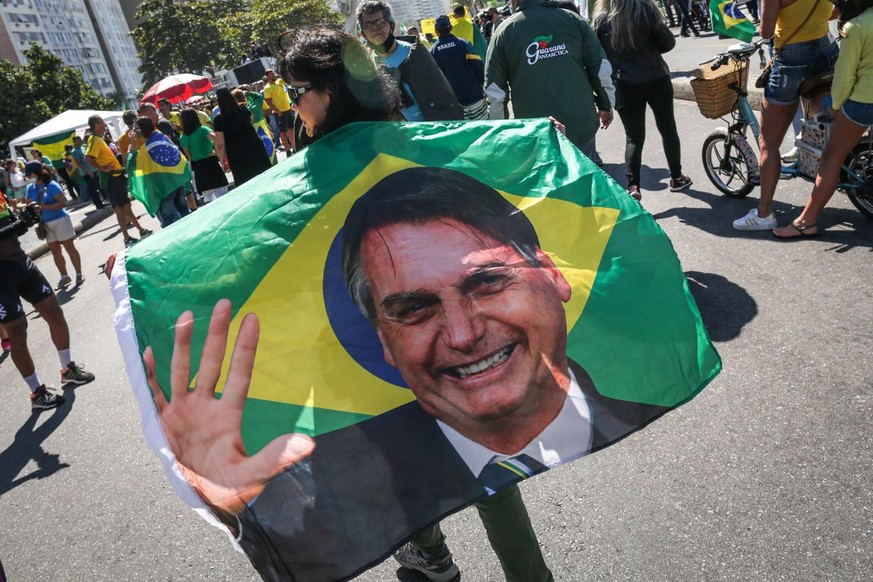 drapeau militant Jair Bolsonaro Brésil président