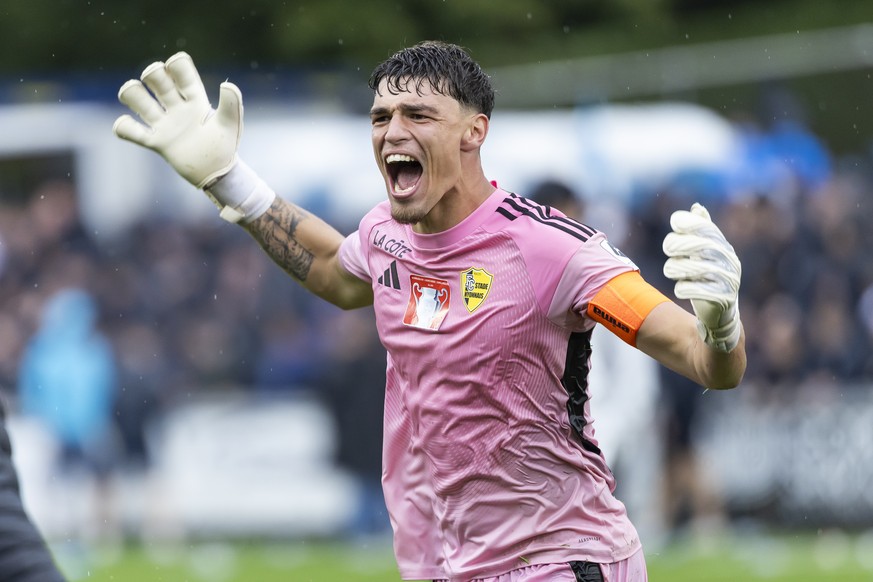 La joie de le gardien Melvin Mastil (NYO), apres le victoire lors du 16eme de finale de la Coupe de Suisse de football entre FC Stade Nyonnais, NYO, et FC Zuerich, FCZ ce dimanche 21 septembre 2025 au ...