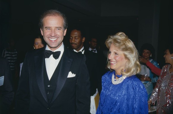 Le sénateur Joe Biden candidat à la présidence des Etats-Unis en 1987, avec sa femme Jill Biden. (Photo by Rick Maiman/Sygma via Getty Images)