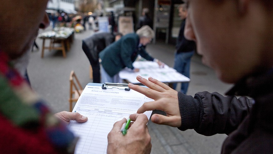 Des organisations auraient récolté des signatures sans mandat