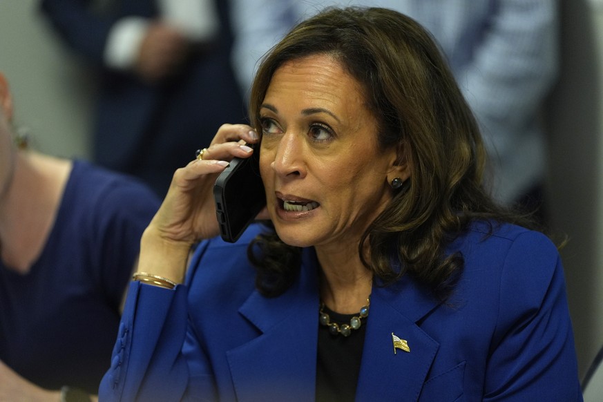 Democratic presidential nominee Vice President Kamala Harris participates in a phone bank during a campaign stop at a field office, Sunday, Aug. 18, 2024, in Rochester, Pa. (AP Photo/Julia Nikhinson)
 ...