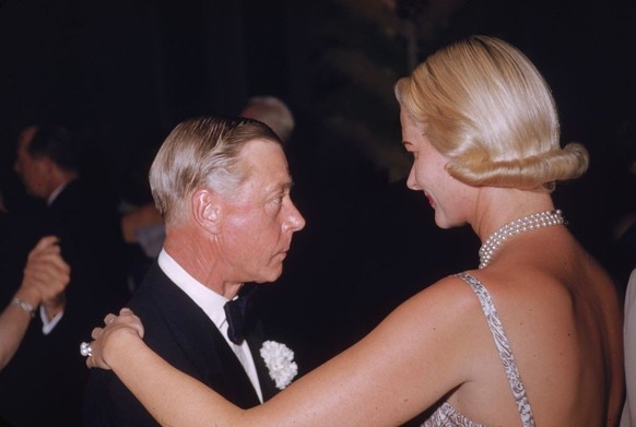 Fascist sympathizer and former King Edward VIII the Duke of Windsor (1894 - 1972) dancing with American socialite C.Z. Guest (1920 - 2003) at a polo ball held at the Boca Raton Club in Palm Beach, Flo ...