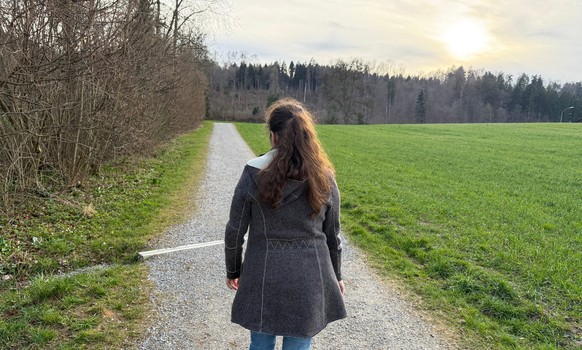 IV-Serie, Amélie bezieht mit 28 Jahren eine IV-Rente.
