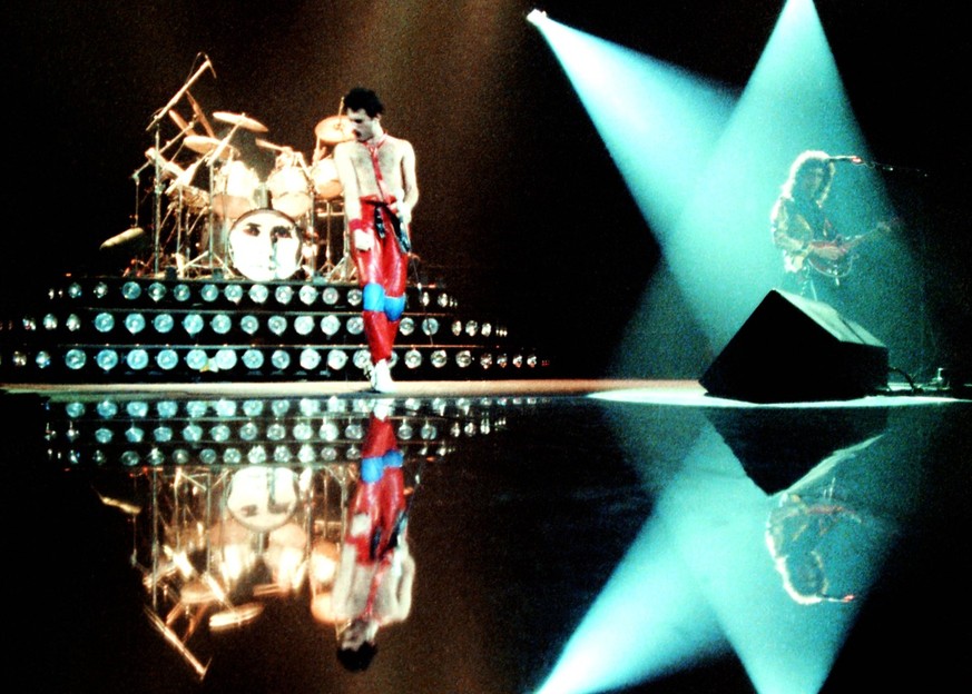 IMAGO / MediaPunch

DETROIT, MI - SEPTEMBER 20: British singer and lead vocalist Freddie Mercury (1946-1991) and lead guitarist Brian May perform on stage during The Game Tour on September 20, 1980 at ...