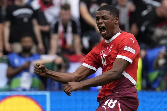 Avec 22 passes, l&#039;action ayant mené au but de Duah contre la Hongrie est devenue la troisième séquence la plus longue aboutissant à un but à l&#039;Euro depuis 1980