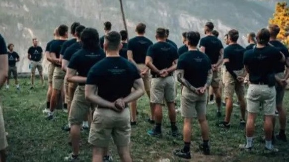 Le Mouvement identitaire allemand s'est récemment rendu au Simplon, comme le montrent des publications sur la plateforme X.