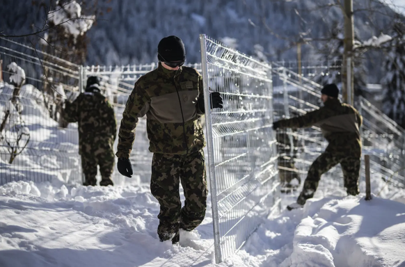 Les 17 bataillons d'infanterie de Suisse sont désormais subordonnés aux divisions territoriales et ne travaillent donc qu'à titre subsidiaire - par exemple au WEF de Davos.
