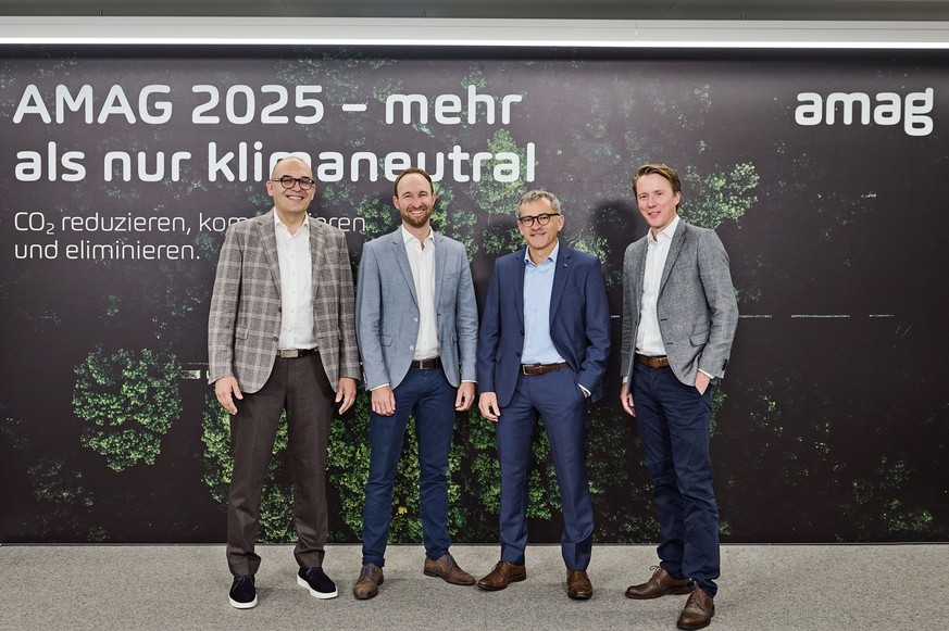 IMAGE DISTRIBUTED FOR AMAG GROUP AG FOR EDITORIAL USE ONLY - Bild: vlnr: Enzo Moliterni, CEO Bouygues E&amp;S InTec Schweiz AG; Noah Heynen CEO Helion; Helmut Ruhl, CEO AMAG Group AG; Martin Everts, M ...