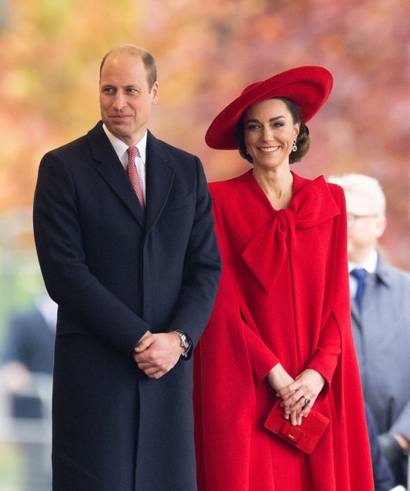 LONDON, ENGLAND - NOVEMBER 21: Prince William, Prince of Wales and Catherine, Princess of Wales attend a ceremonial welcome for The President and the First Lady of the Republic of Korea at Horse Guard ...