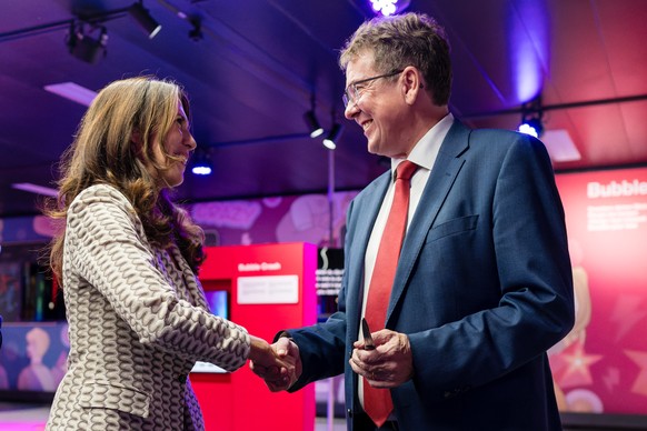 Susanne Wille, Generaldirektorin SRG, und Bundesrat Albert Roesti eroeffnen die neue Ausstellung &quot;Wirklich?!  Fake, Fakt oder Meinung?&quot; am Montag, 13. Oktober 2025 im Verkehrshaus der Schwe ...