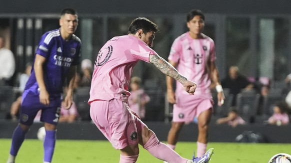Messi marque sur penalty